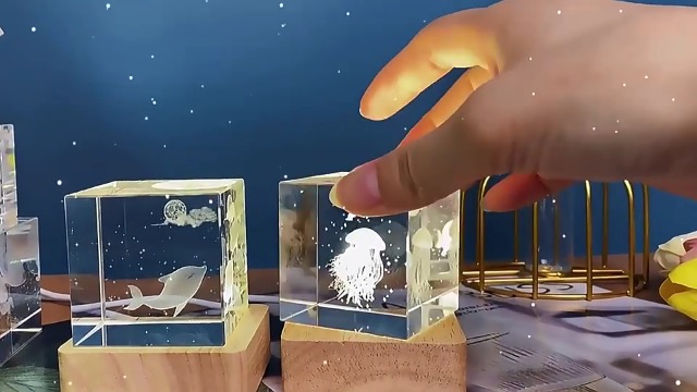 3D Saturn Crystal Ball Lamp - Saturn Crystal Ball Night Light, Automatic Color Changing, 3D Ball Night Light Lamp with USB Powered LED Wooden Base(16 Color Saturn) - Image 2